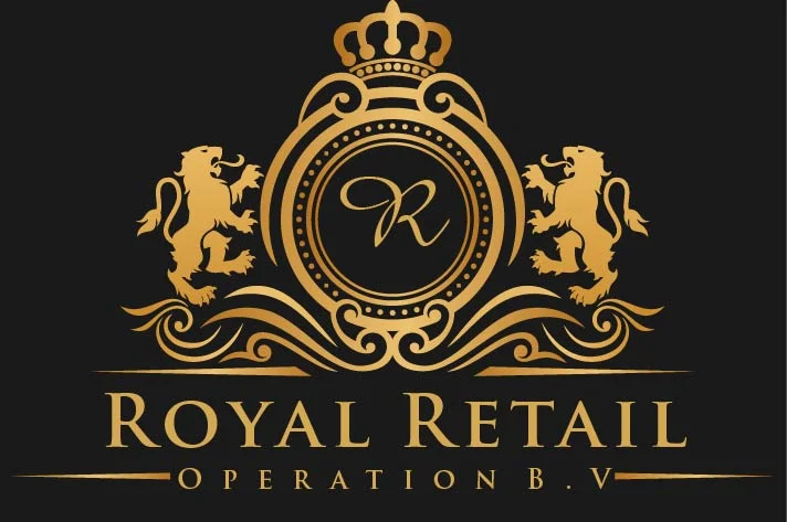 Bedrijfslogo Zwarte achtergrond 2 leeuwen recht en links Goudkleur en kroon